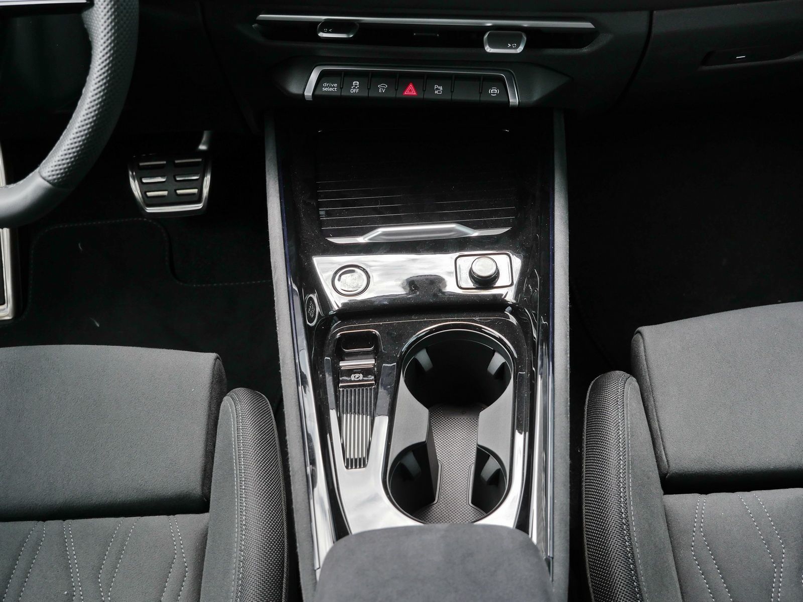 Audi Q3 SUV e-hybrid TECH-PRO|S-LINE|MMI-PRO|MATRIX foto 7