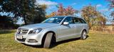 Mercedes-Benz 200 - silberne Mercedes-Benz 200