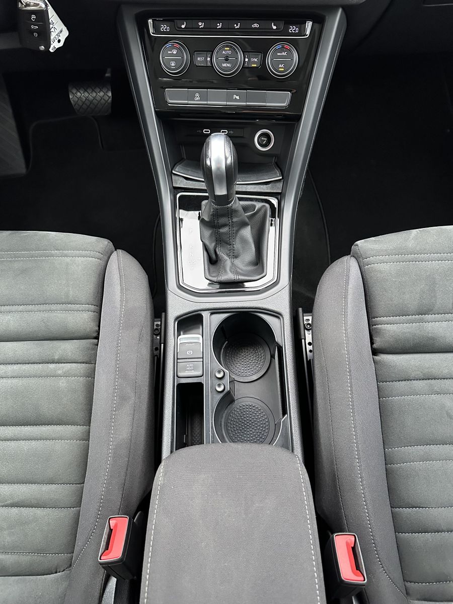 Fahrzeugabbildung Volkswagen Touran  2.0 TDI DSG Highline NAV+LED+AHK+ACC+PP