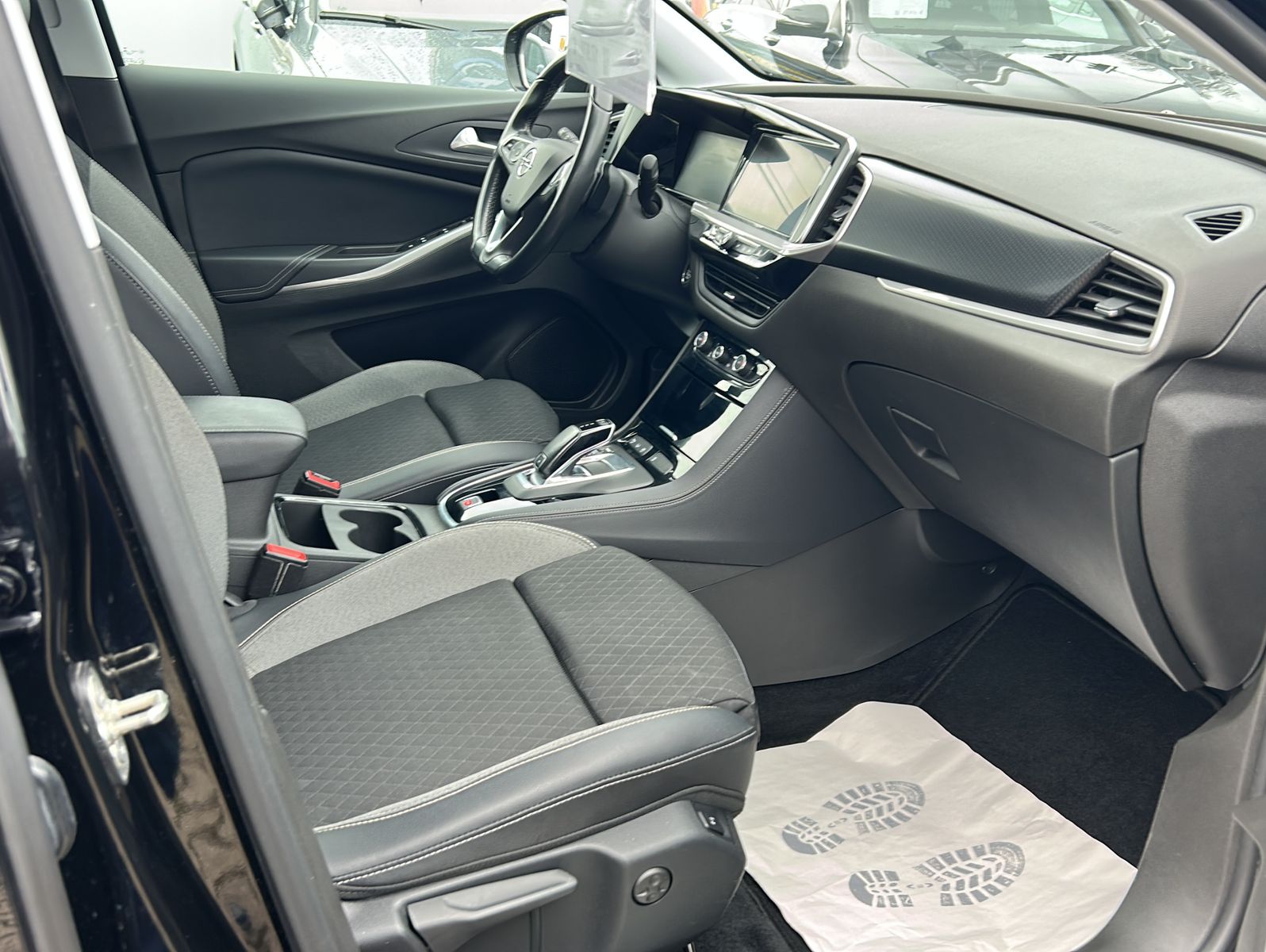 Fahrzeugabbildung Opel Grandland X 1,5 D GS Line