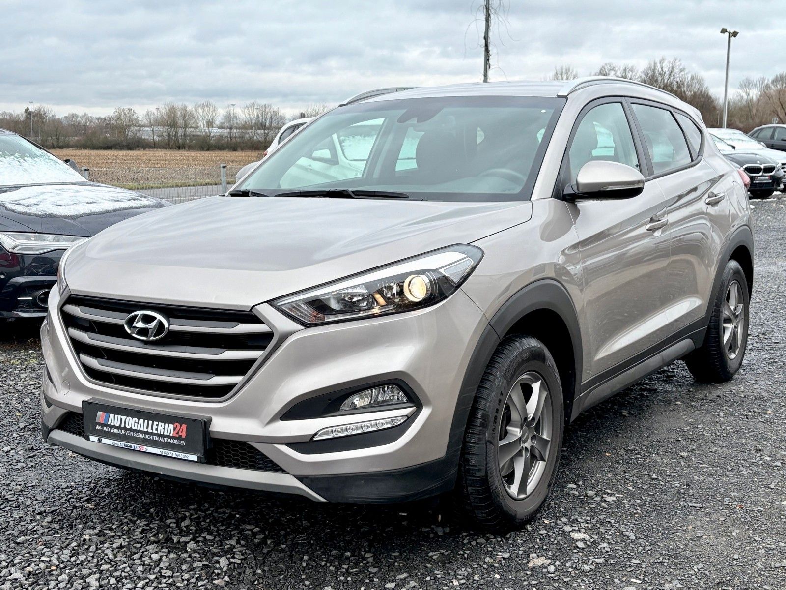 Fahrzeugabbildung Hyundai Tucson 1.6 blue 2WD Navi AHK SHZ Kamera LED 2.HD