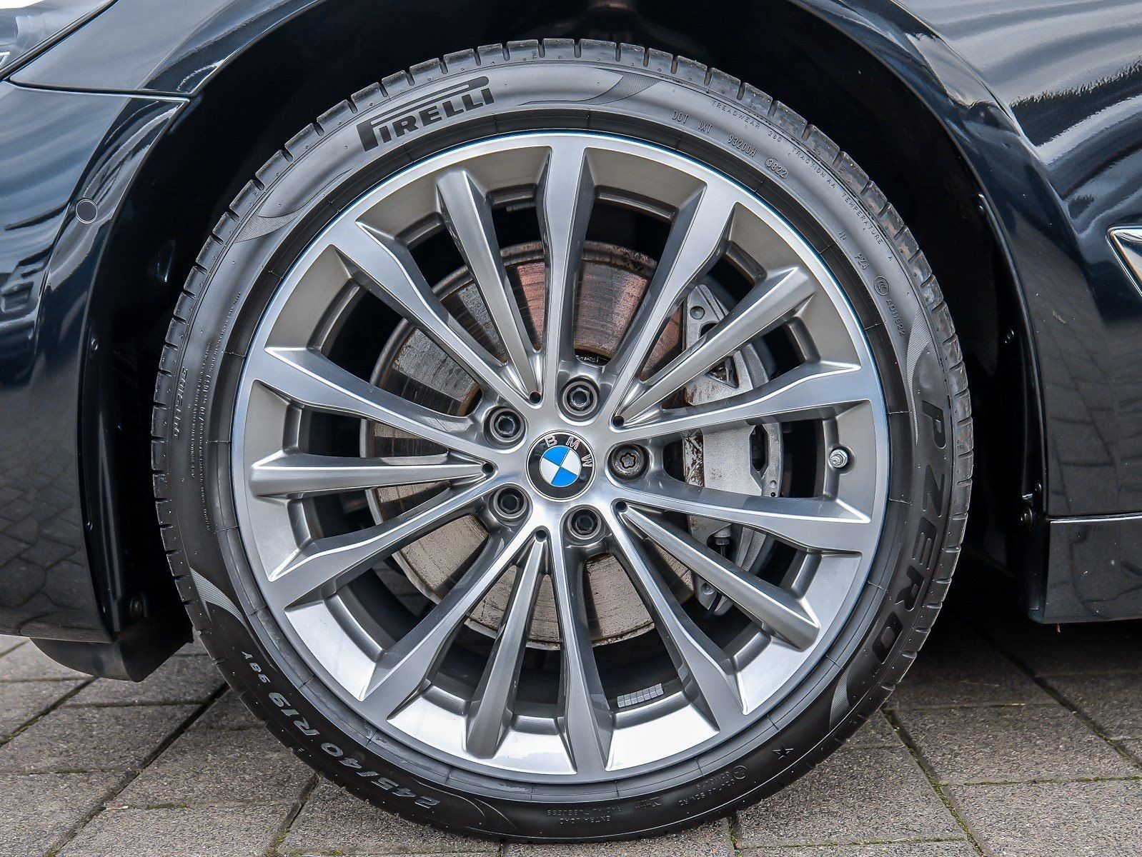 BMW 530d xDrive HUD ACC AHK RFK NAVI Standh. LED foto 4