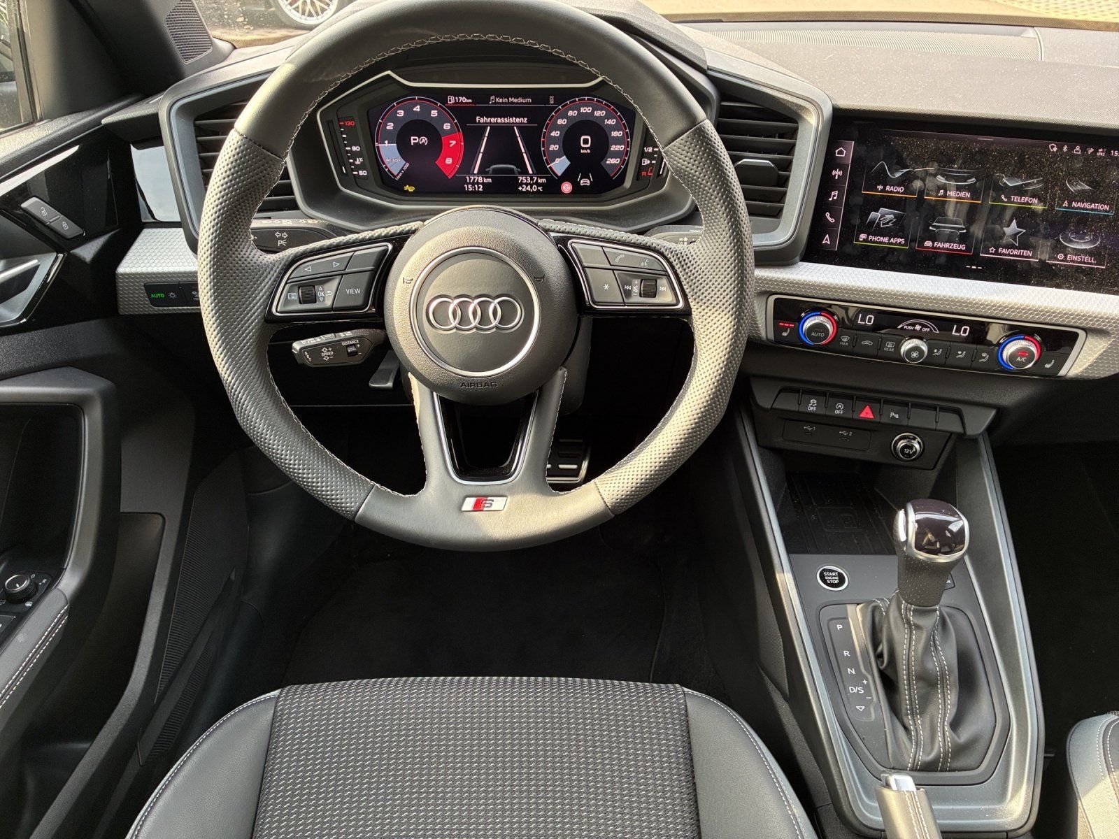 Fahrzeugabbildung Audi A1 allstreet 35TFSI Kamera,LED,Navi,PDC,SHZ,ACC