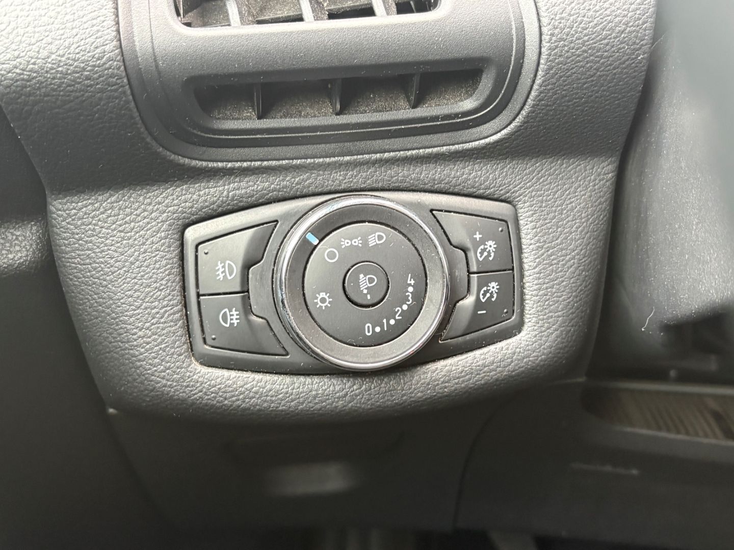 Fahrzeugabbildung Ford B-Max Trend BeheizbareWSS PDC KLIMA