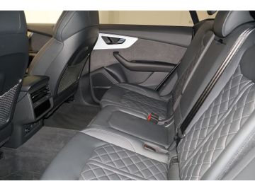 Audi Q8 - 12