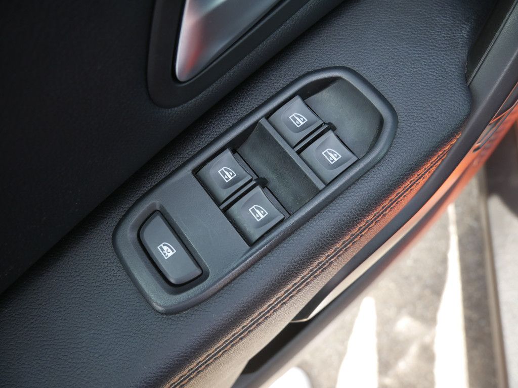 Fahrzeugabbildung Dacia Duster Extreme TCe 100 ECO-G 2WD NAVI LED 360°