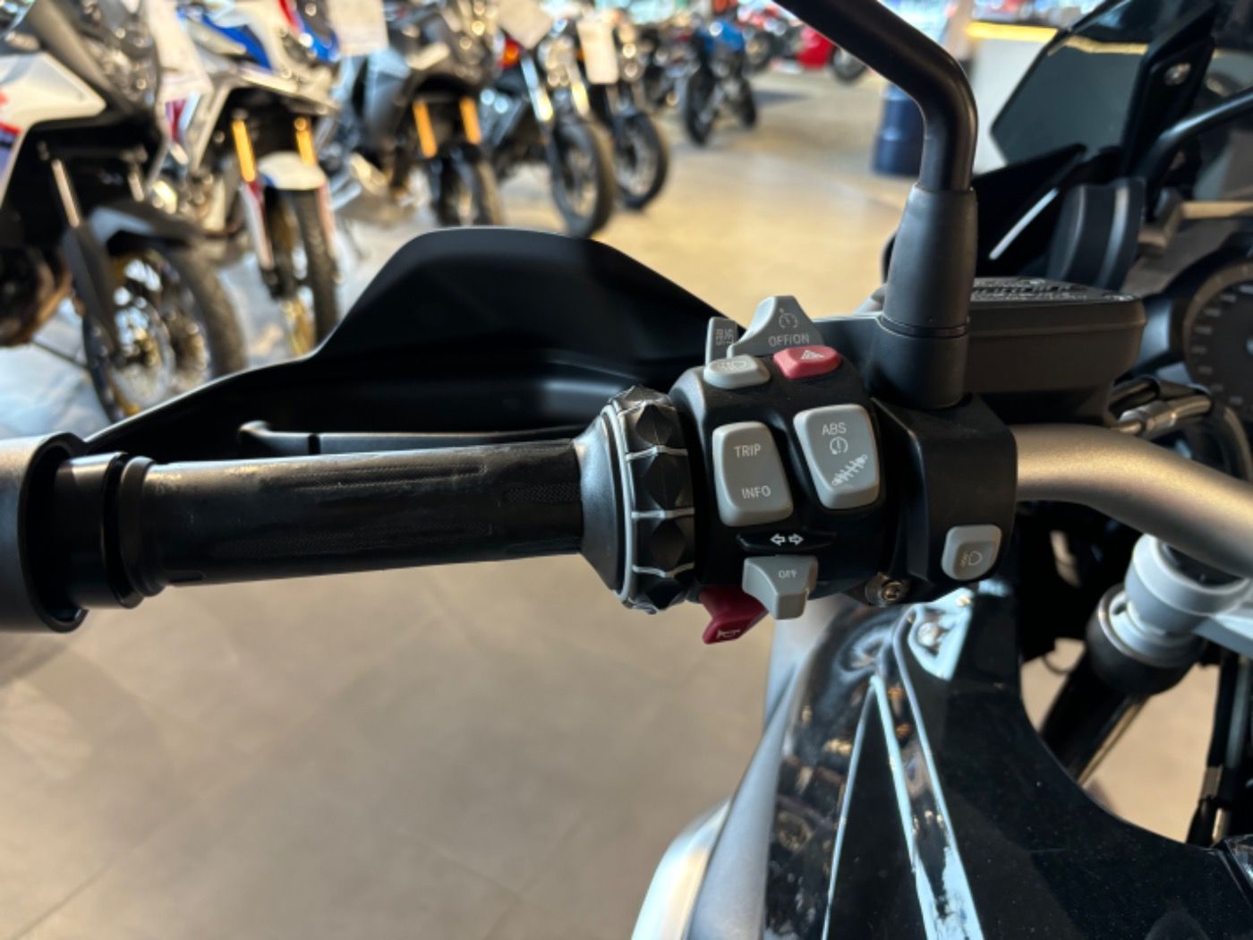 Fahrzeugabbildung BMW R 1200 GS 3 Pakete Topcase Seitenkoffer 2 Jahre