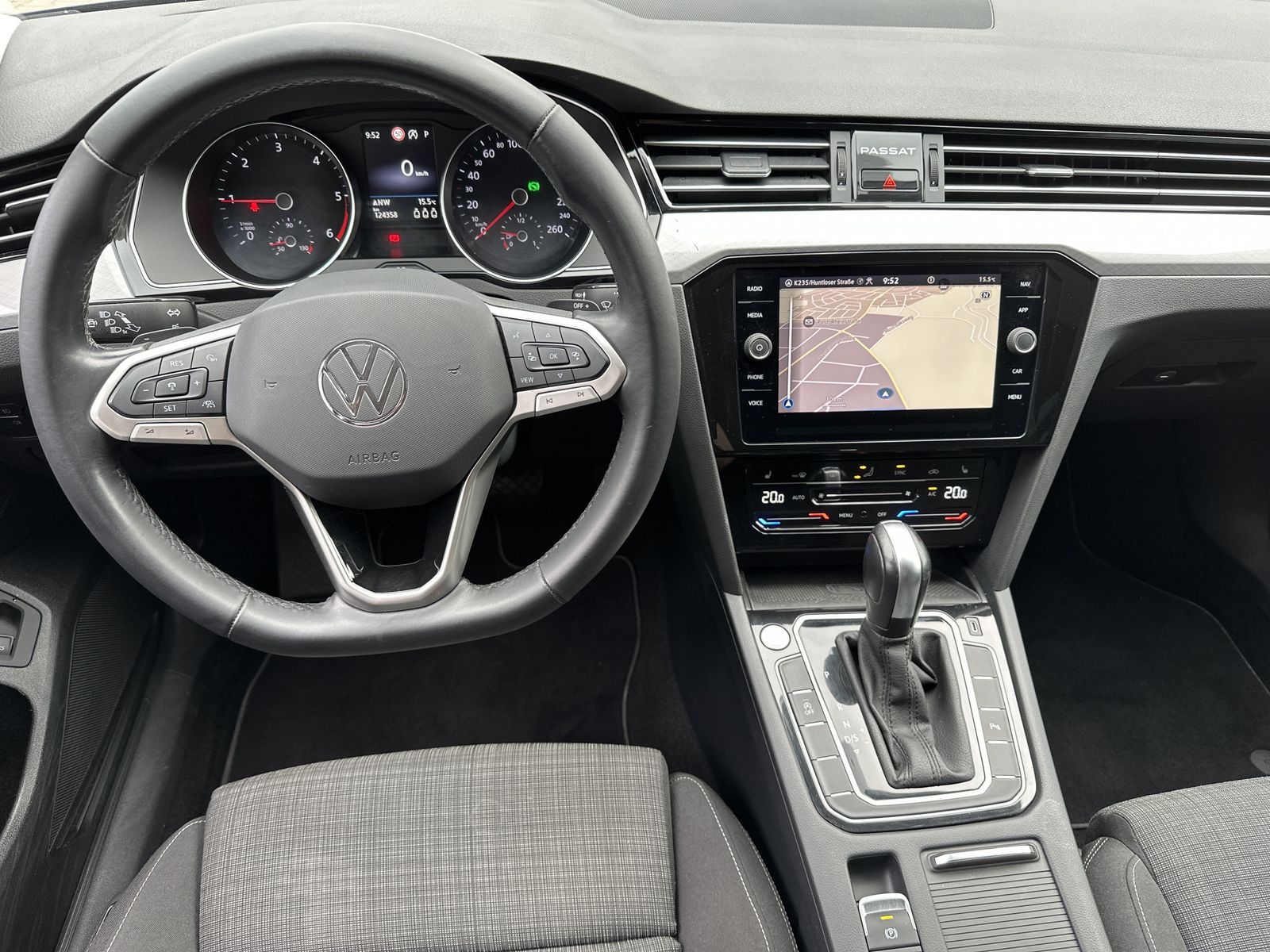 Fahrzeugabbildung Volkswagen Passat Variant 2.0 TDI DSG Business NAV+LED+AHK