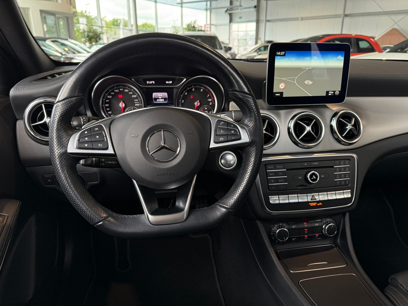Fahrzeugabbildung Mercedes-Benz GLA 250 4Matic AMG Line AHK PANO 360°