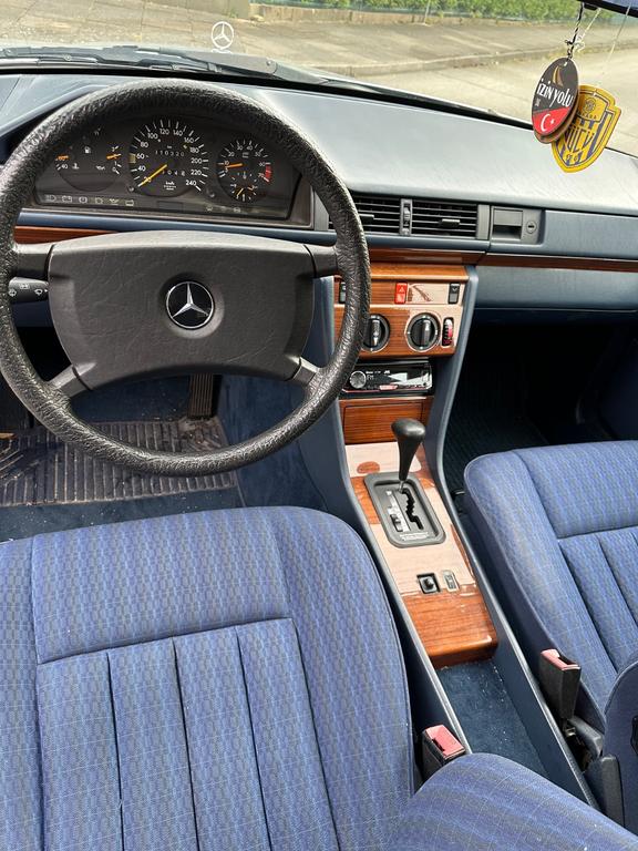 Mercedes-Benz CE 300