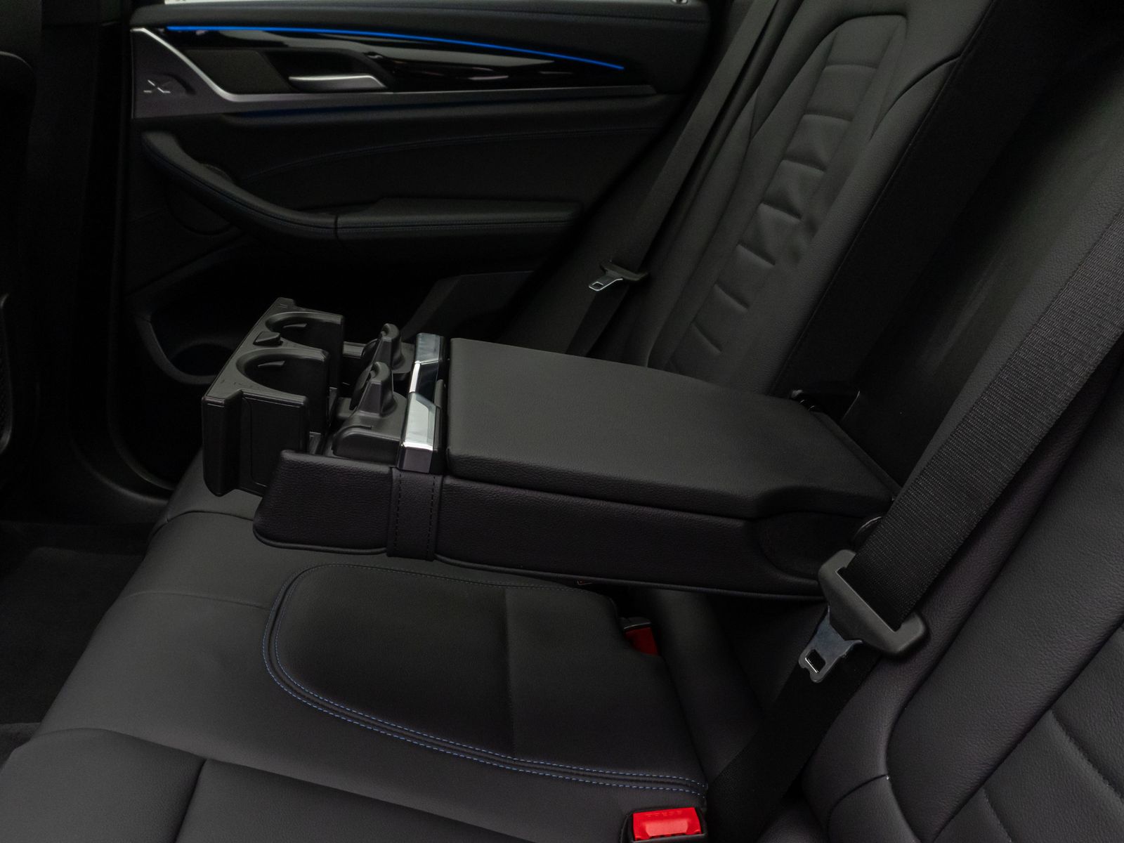 Fahrzeugabbildung BMW iX3 Impressive M Sport Panorama 360°HUD DAB H/K