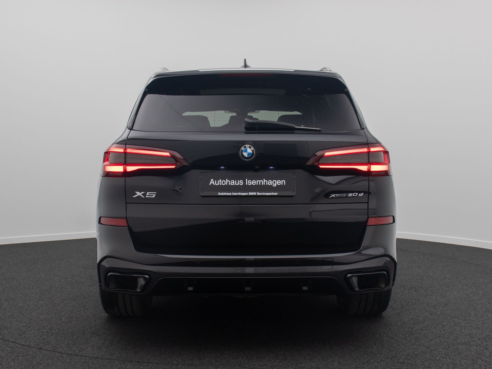 Fahrzeugabbildung BMW X5 xD30d M Sport Panorama HUD DispKey Individual