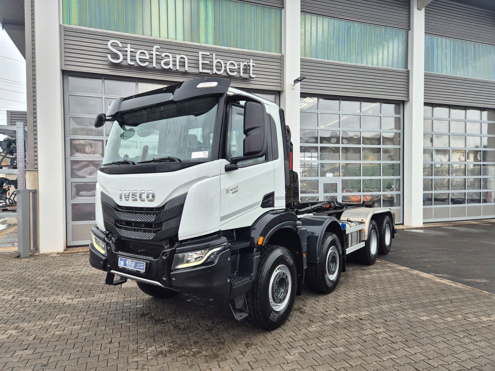 Fahrzeugabbildung Iveco X-Way AD360X48Z/P HR 8x4 HIAB ULT26S59