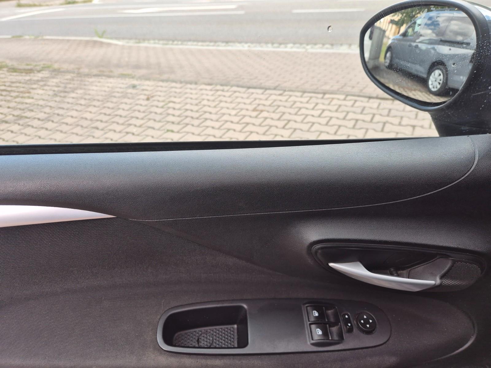 Fiat Punto 1.2 Lounge,Navi,Klimaaut,TÜV neu