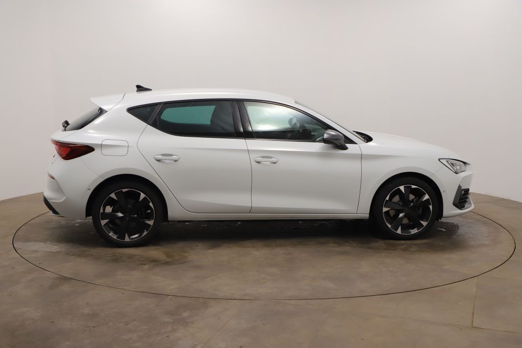 Cupra Leon 1.4 TSI e-HYBRID 150kW Tempo*PDC*RFK*Klima