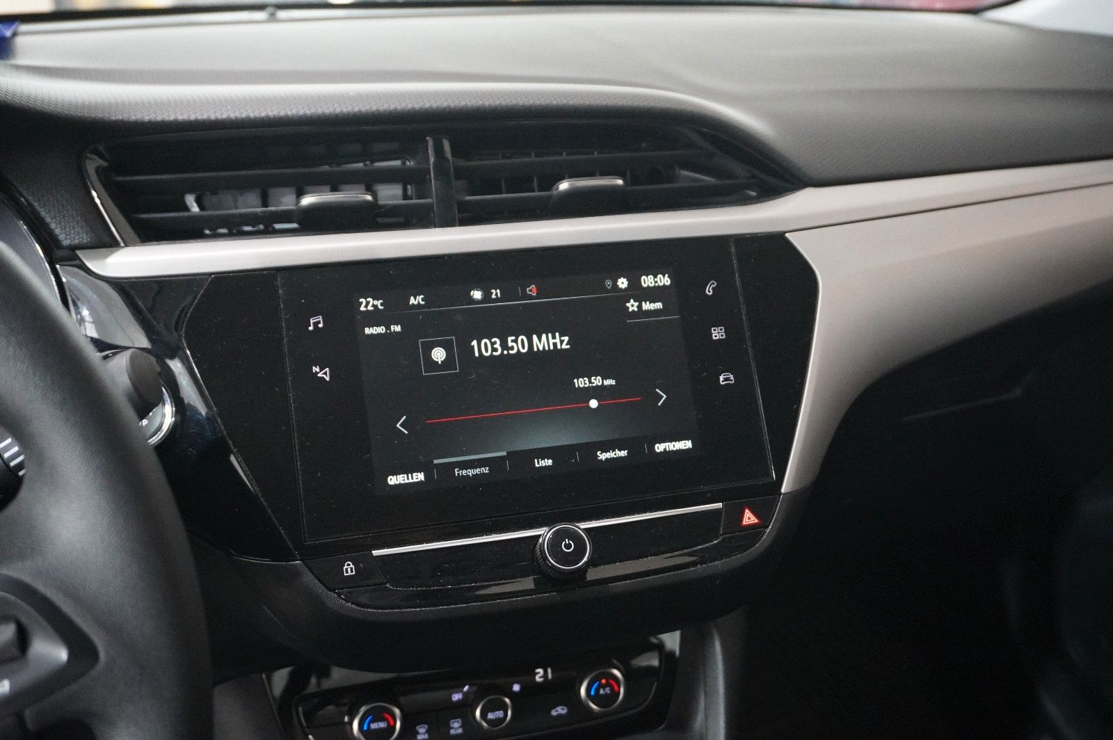 Fahrzeugabbildung Opel Corsa-e F EDITION 7KW NAVI/VIRT/TEMP/DAB/WÄRMEP.