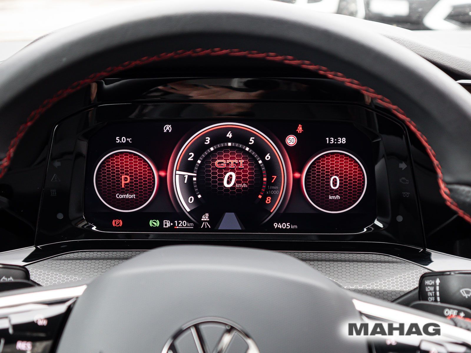 Volkswagen Golf VIII GTI CLUBSPORT 2.0 TSI BlackStyle AKRA foto 17