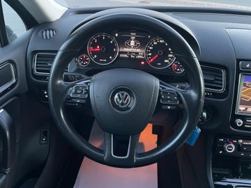Volkswagen Touareg - 11