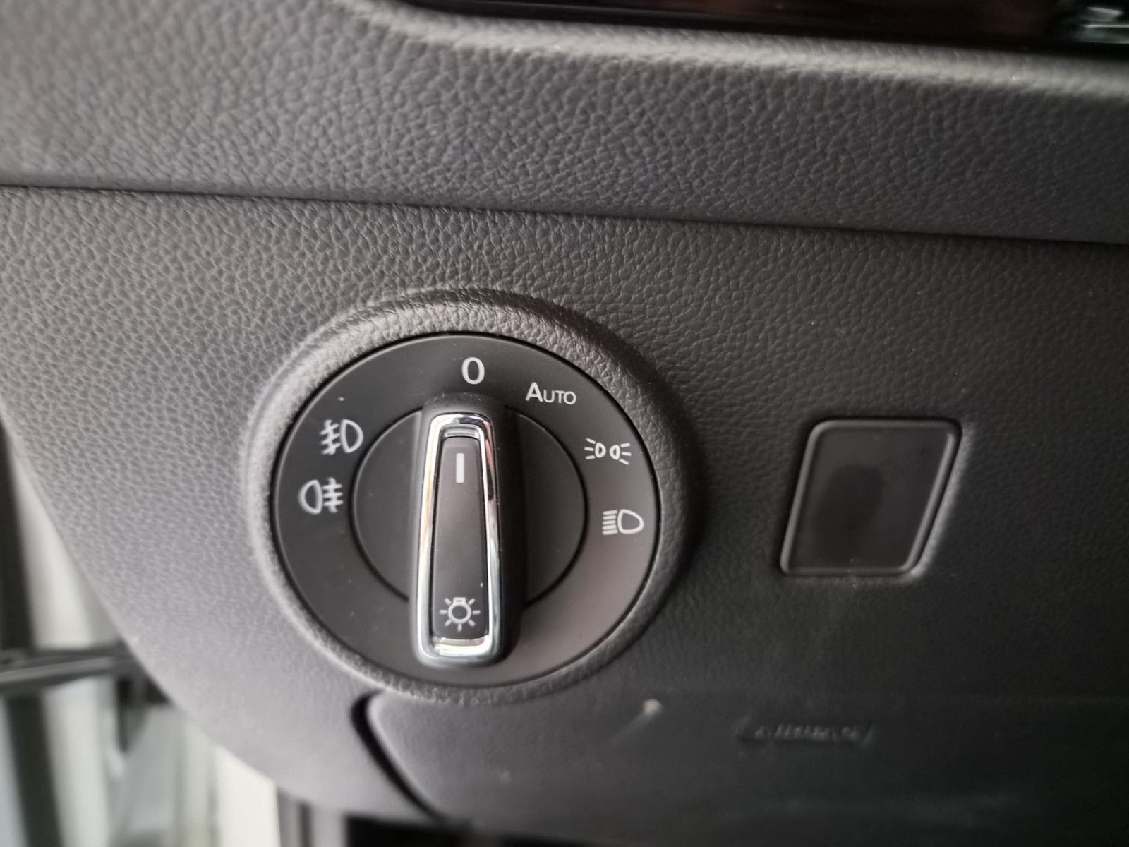 Fahrzeugabbildung SEAT Ateca Xcellence / 1. H./ Navi/Kamera / AHK