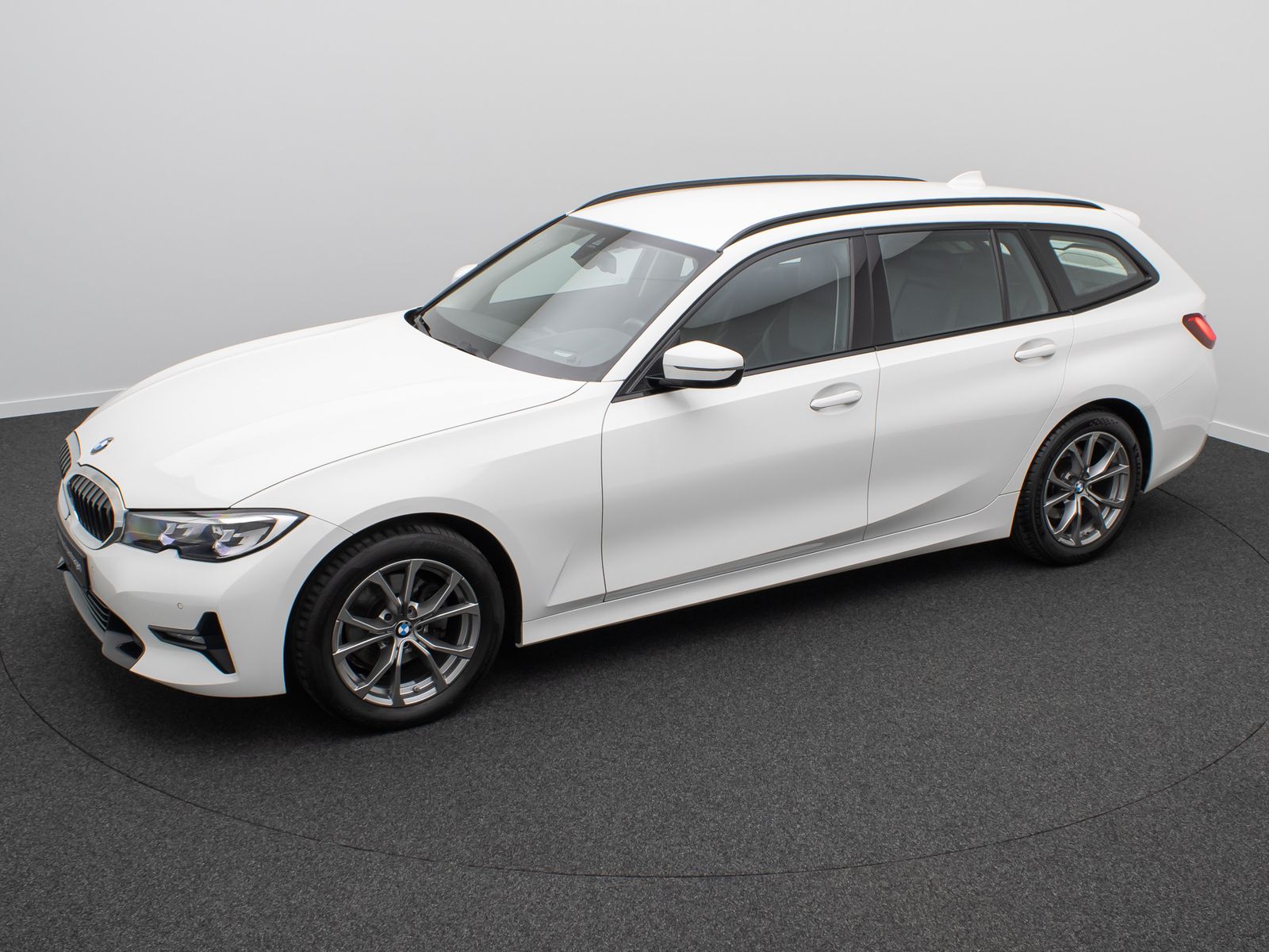 Fahrzeugabbildung BMW 320i Sport Line HUD DAB Lordos Alarm HiFi Komfor