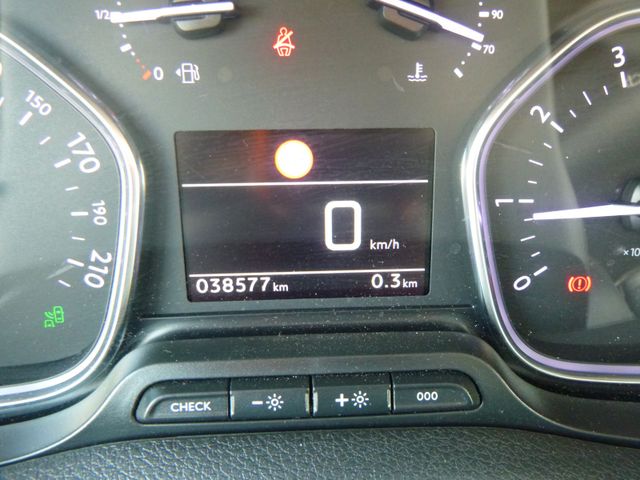 Fahrzeugabbildung Peugeot Expert 1,5 Blue HDi L2 >38.577KM/8Sitze/Navi/PDC