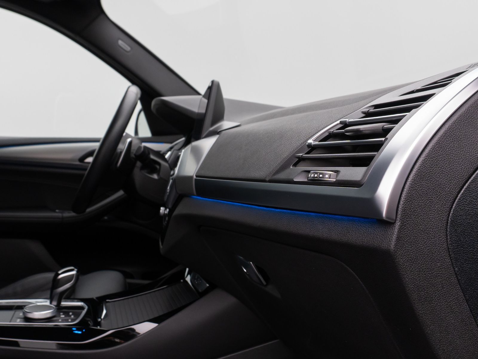 Fahrzeugabbildung BMW X3 xD30e M Sport 360° DAB HiFi AHK Leder 19Zoll
