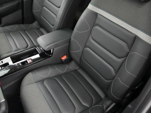 C4 SHINE BLUEHDI AT+LED LICHT+NAVI+360 GRAD KAME