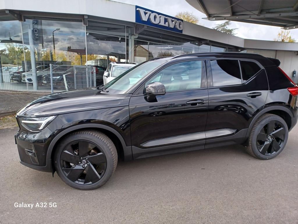 Volvo XC40 B4°Black Edition °PLUS° Panorama/Schiebedac