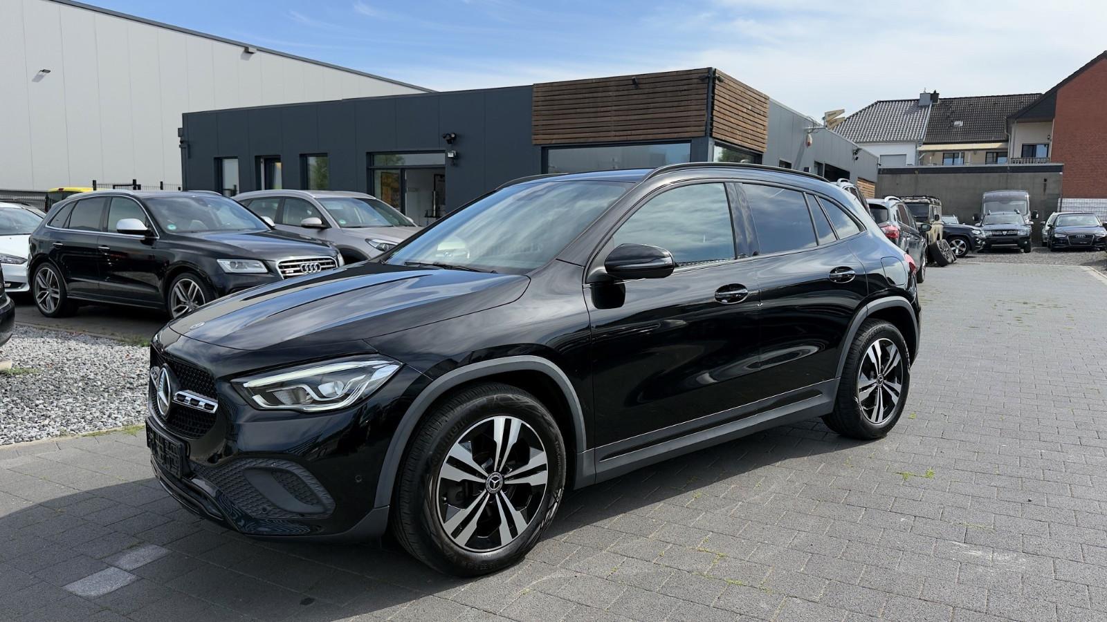 Mercedes-Benz GLA 250 4Matic Night-Paket, LED Scheinwerfer