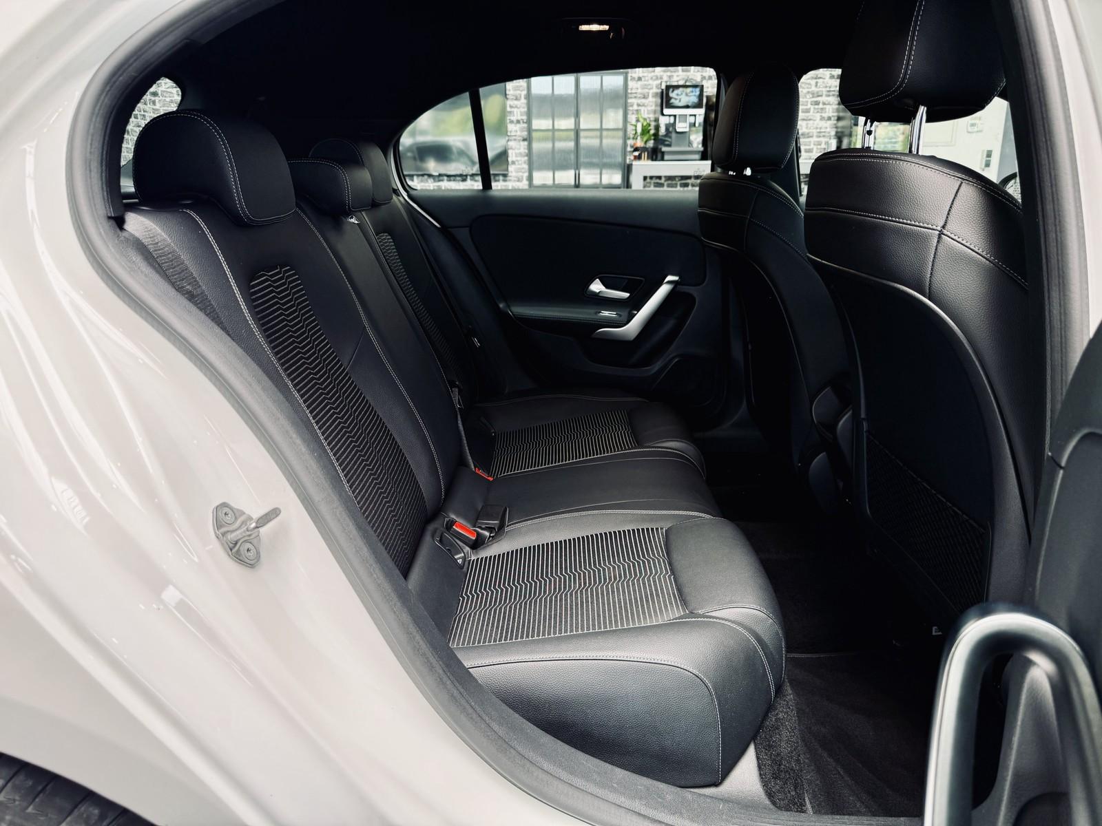 Mercedes-Benz A-Class SHZ Widescreen LED Carbon, миниатюра 20