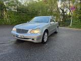Mercedes-Benz C 220 CDI T ELEGANCE Elegance - Mercedes-Benz C 220 aus 2002: Cdi