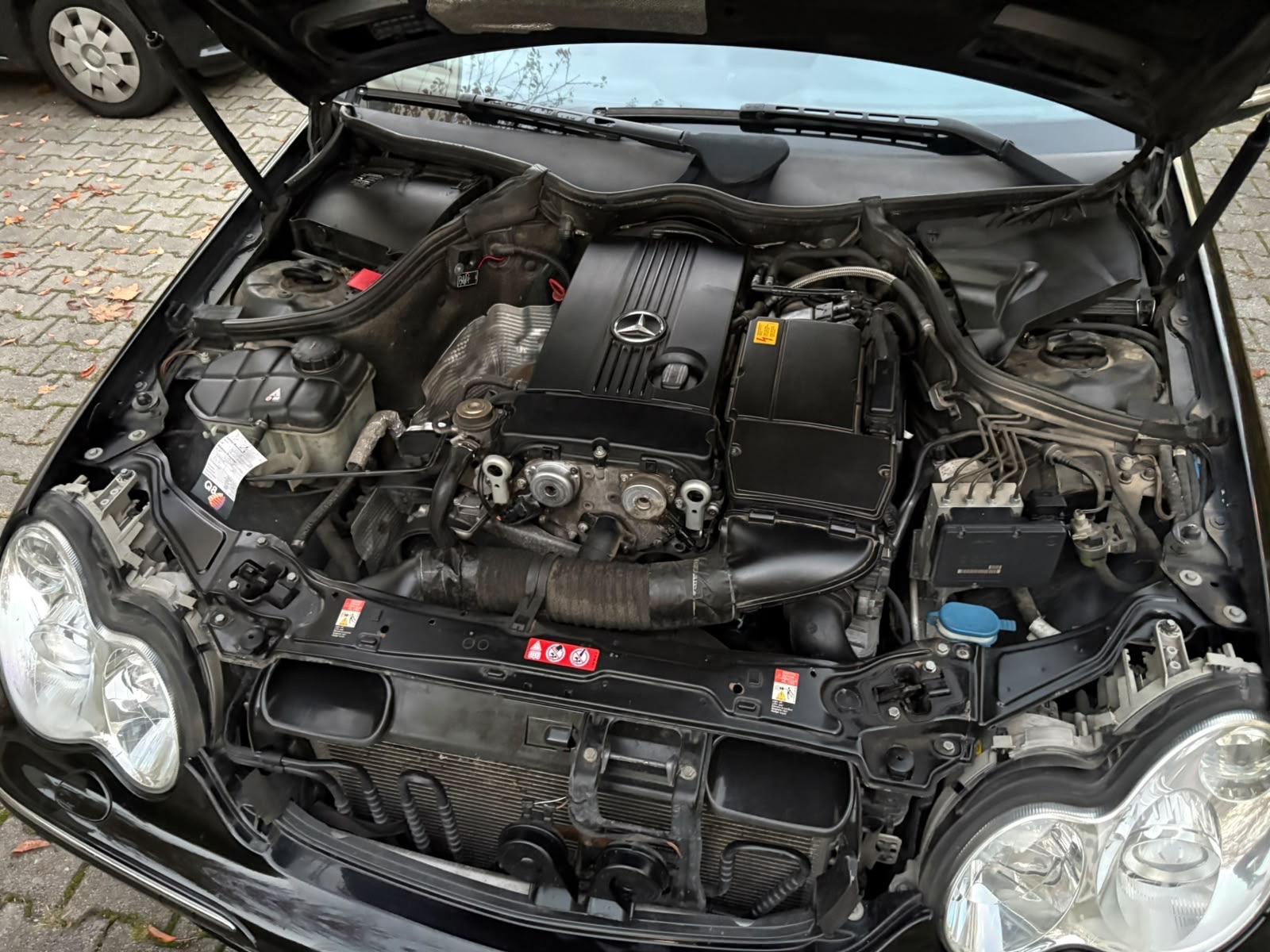Mercedes-Benz C200 2006 — photo 16
