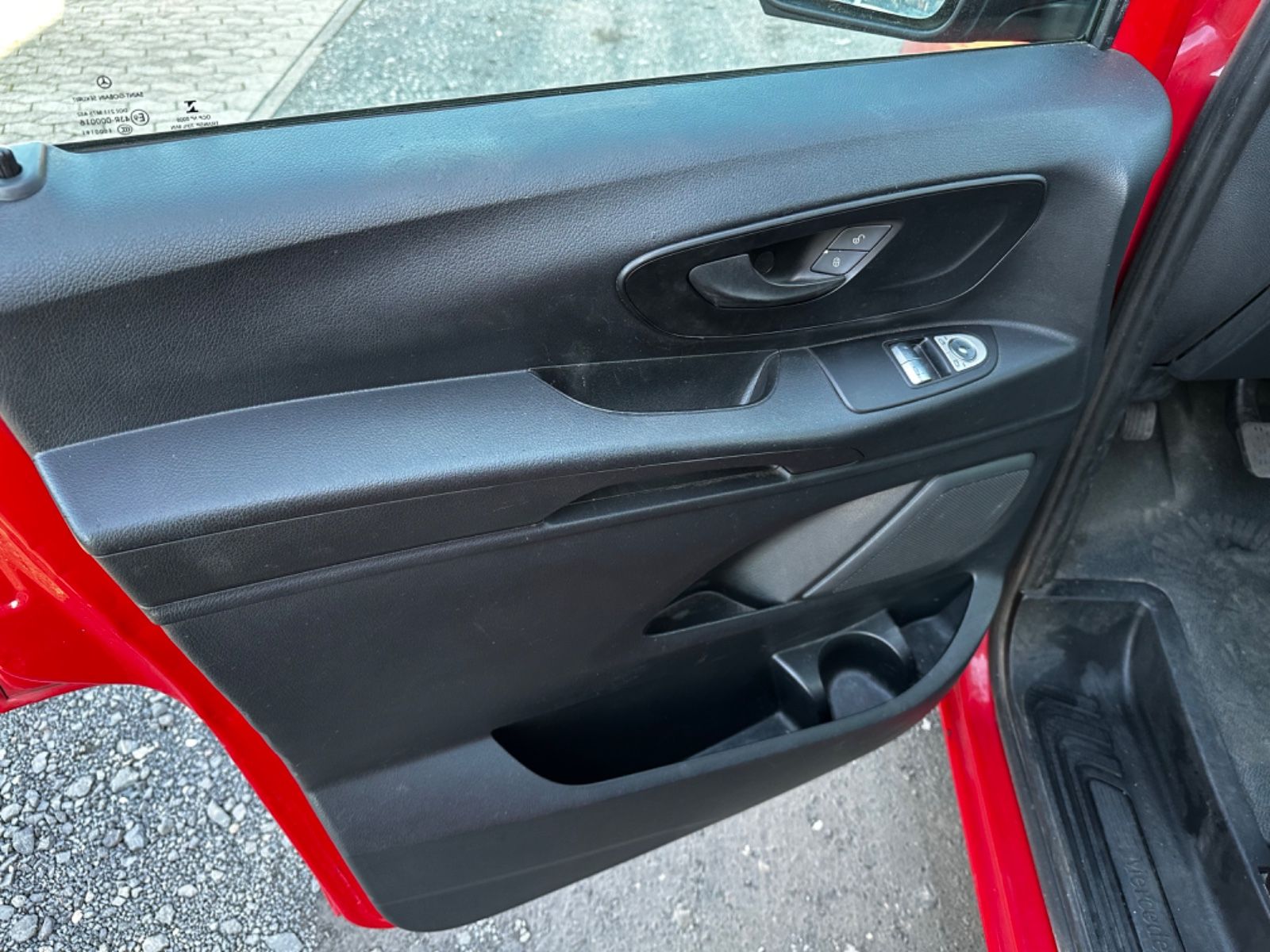 Fahrzeugabbildung Mercedes-Benz Vito Kasten 111 CDI Lang Klima Werkstattausstatt