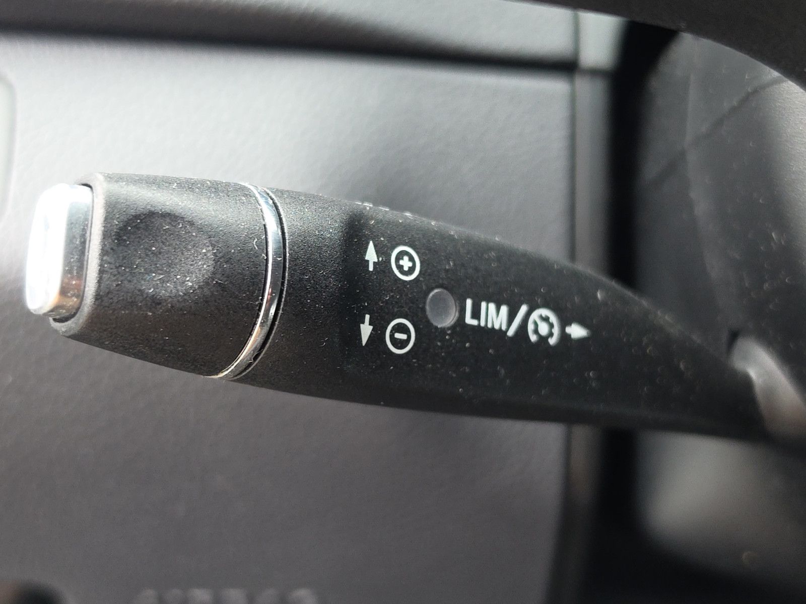 Fahrzeugabbildung Mercedes-Benz C 200 CGI BlueEfficiency AVANTGARDE/AUTOMATIK
