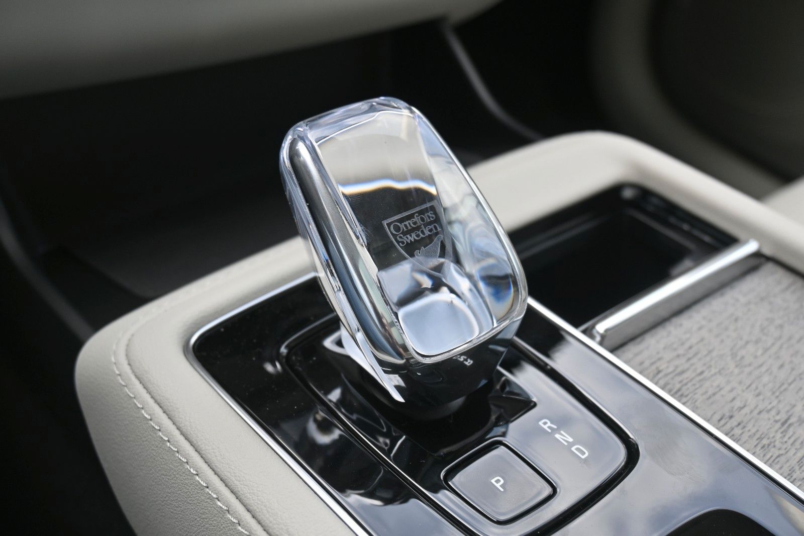 Fahrzeugabbildung Volvo XC90 T8 AWD Ultra Dark*STDHZG*360°*LUFT*ACC*AHK