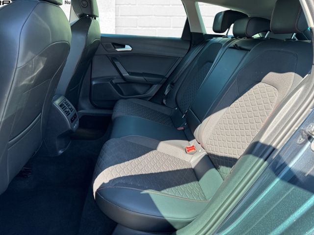 Fahrzeugabbildung SEAT Leon Sportstourer FR DSG KLIMA LED NAVI ALU
