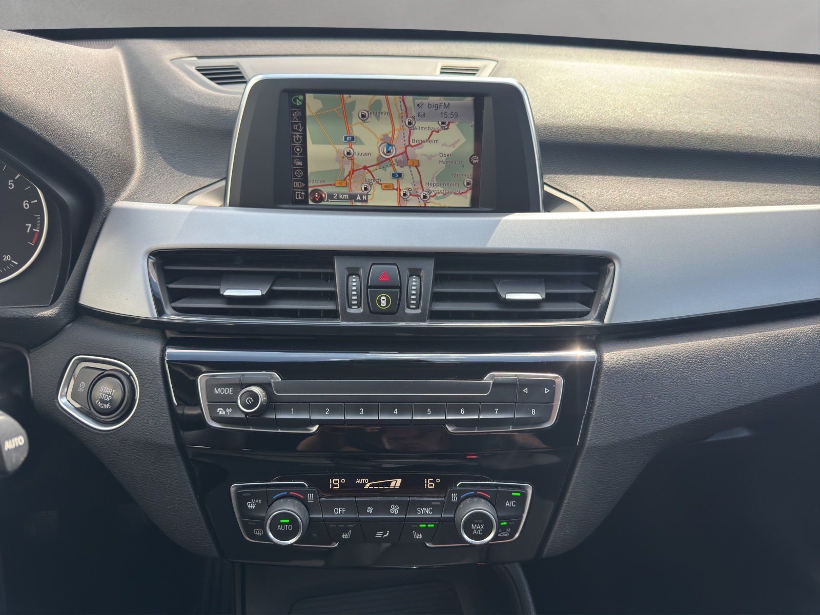 Fahrzeugabbildung BMW X1 sDrive 18i Advantage/PDC/SHZ/NAVI/