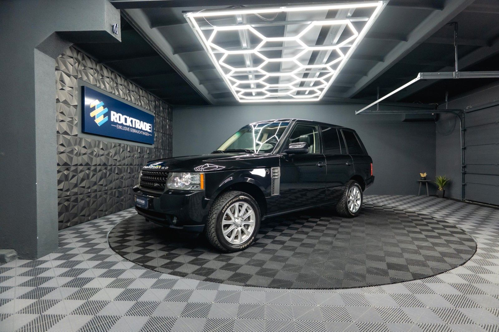 Fahrzeugabbildung Land Rover Range Rover V8 4.4 TD Vogue | Turbo + TÜV NEU