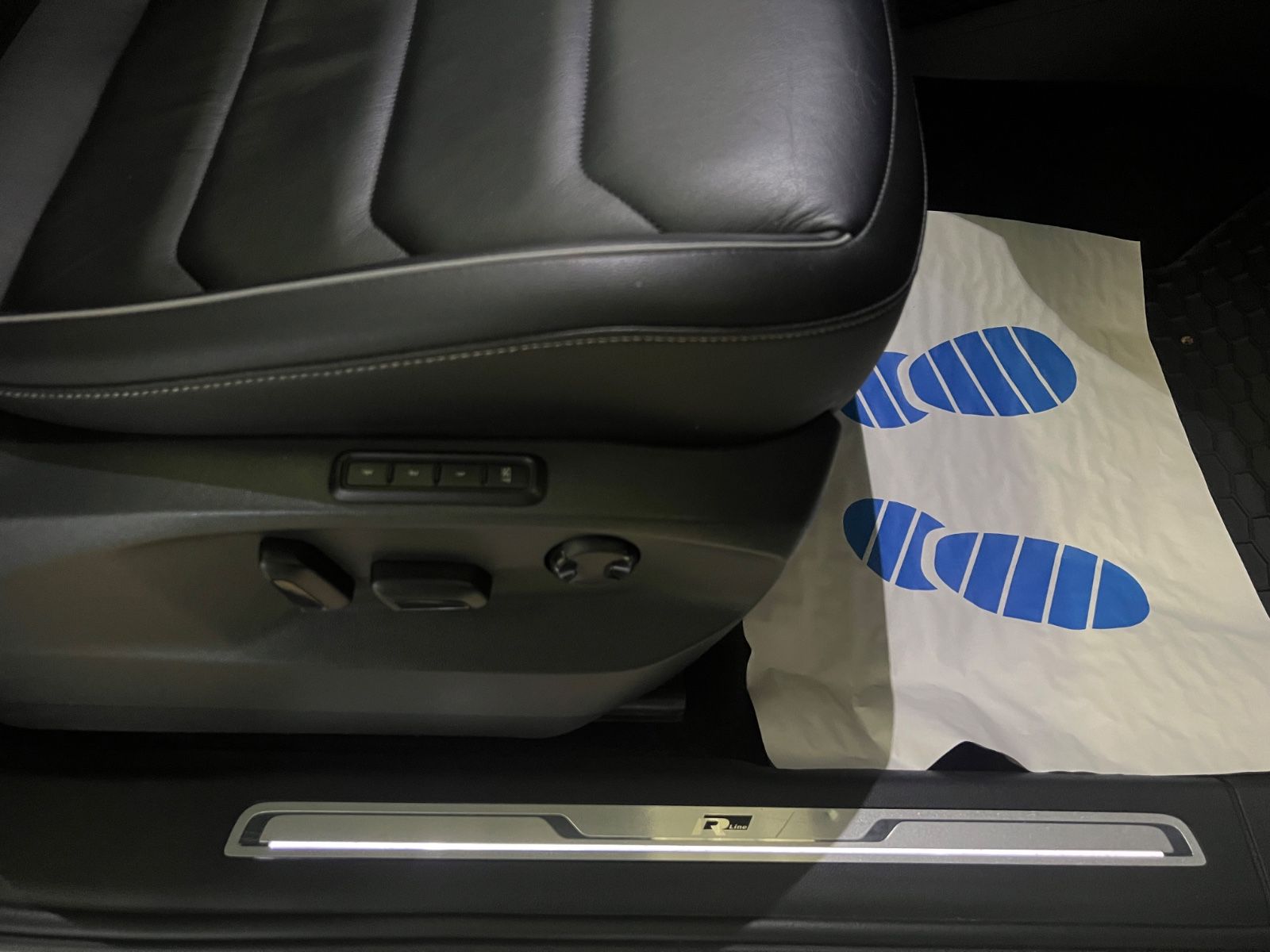 Fahrzeugabbildung Volkswagen Tiguan 2.0TDI DSG Highline 4Motion R line 239PS