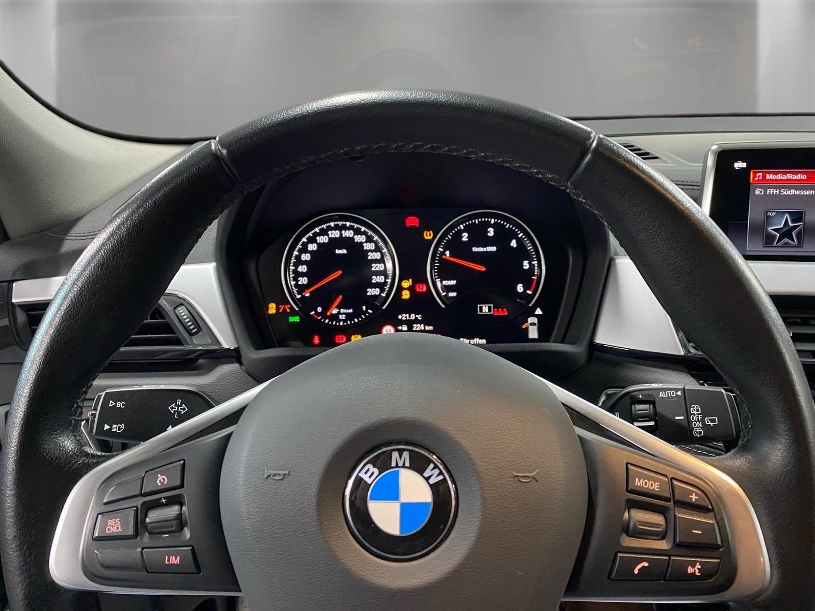BMW X2 sDrive18d Navi Kamera Pano.Dach Driv.Assist, миниатюра 8