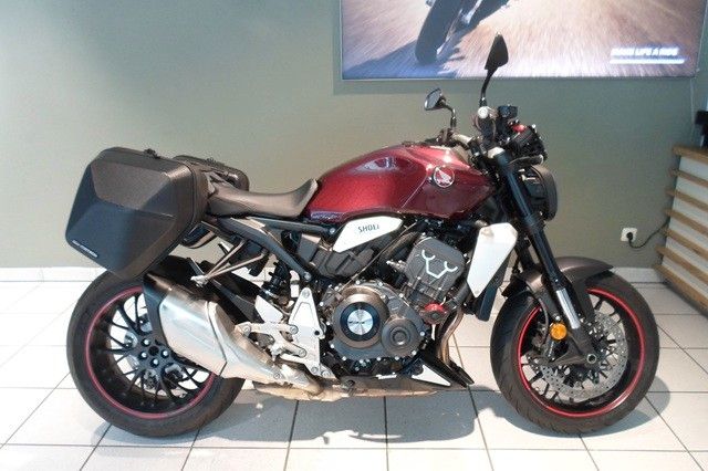 Fahrzeugabbildung Honda CB1000R mit Seitenkoffer