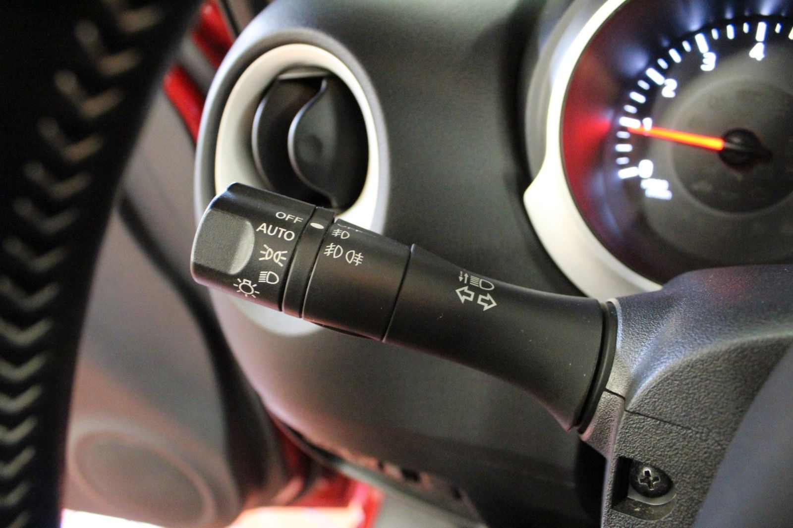 Fahrzeugabbildung Nissan Juke    1.2 DIG-T  N-Connecta 4x2  AHK