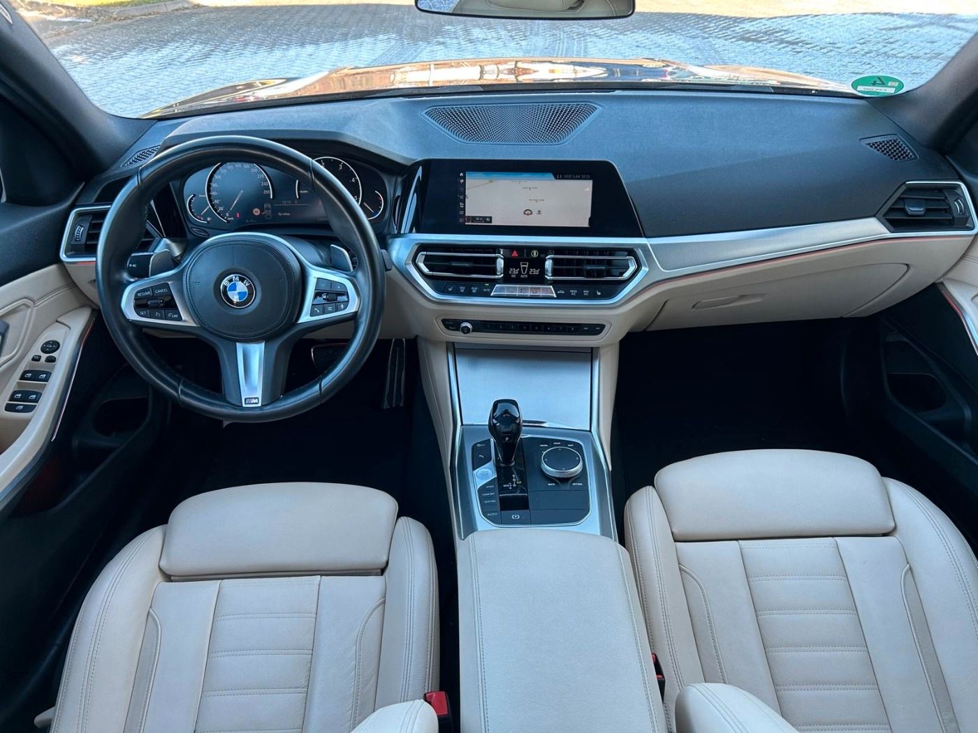 Fahrzeugabbildung BMW 320d M Sport +PDC+LiveCockpitPlus+LED-Scheinwerf