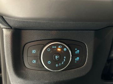 Ford Tourneo Courier Titanium