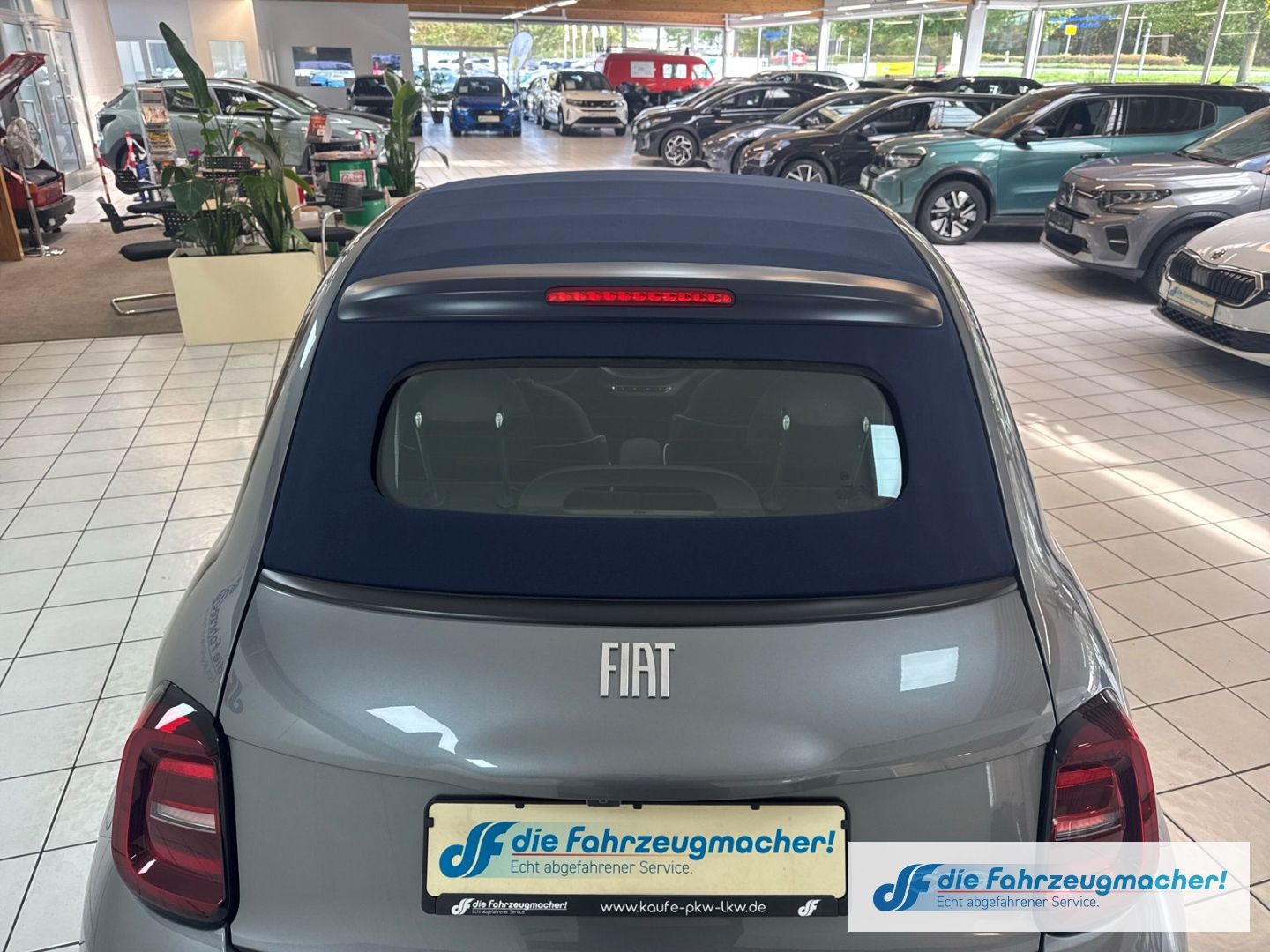 Fahrzeugabbildung Fiat 500 e CABRIO Sitzhzg CarPlay Kamera Klimaautom F