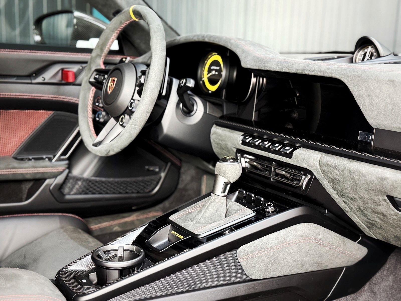 Fahrzeugabbildung Porsche 992 GT3RS + Weissach + PCCB + Clubsport + Magnes
