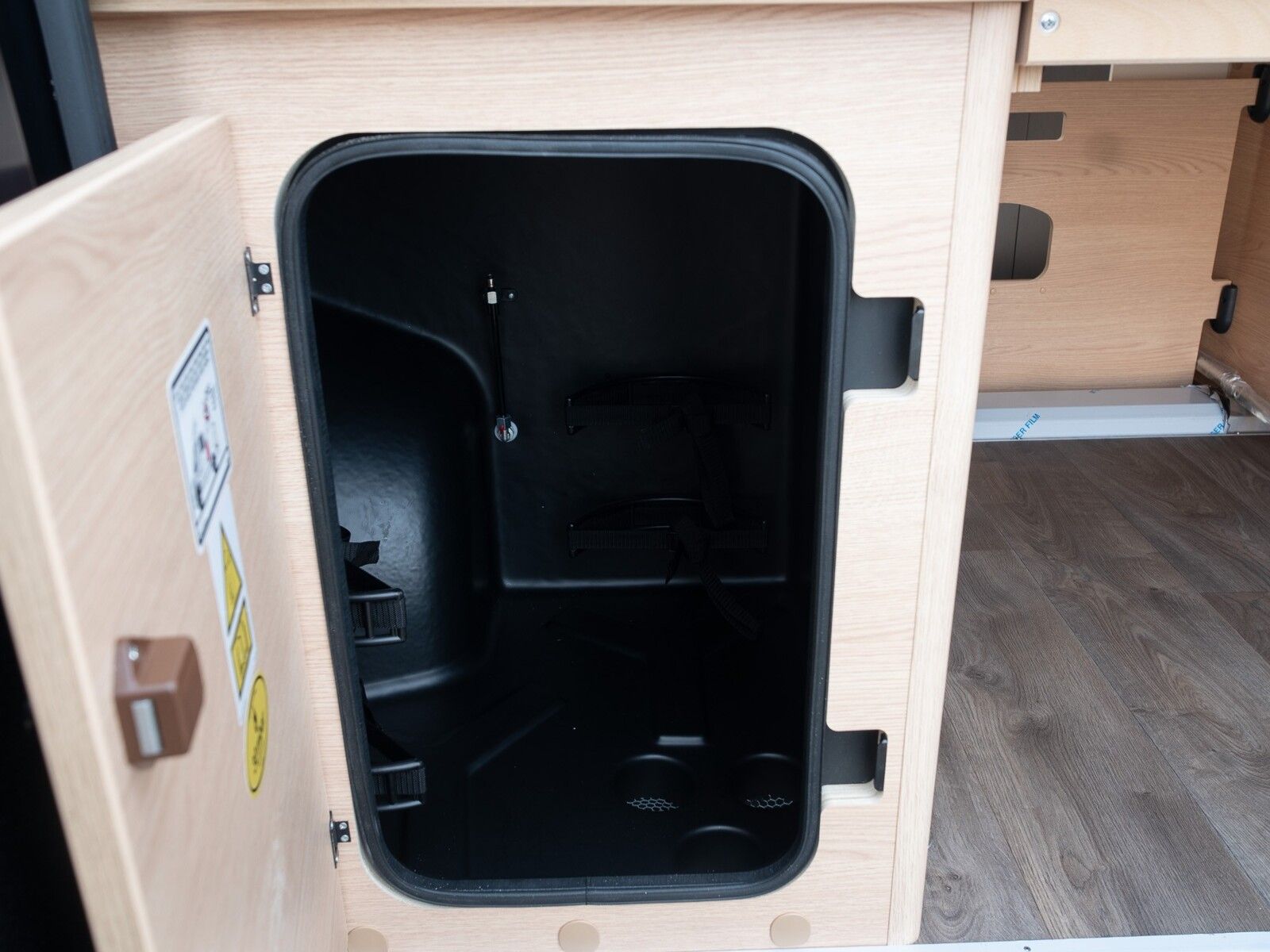 Fahrzeugabbildung Sunlight Adventure Cliff 600 Faltverdunkelung*Markise*uvm