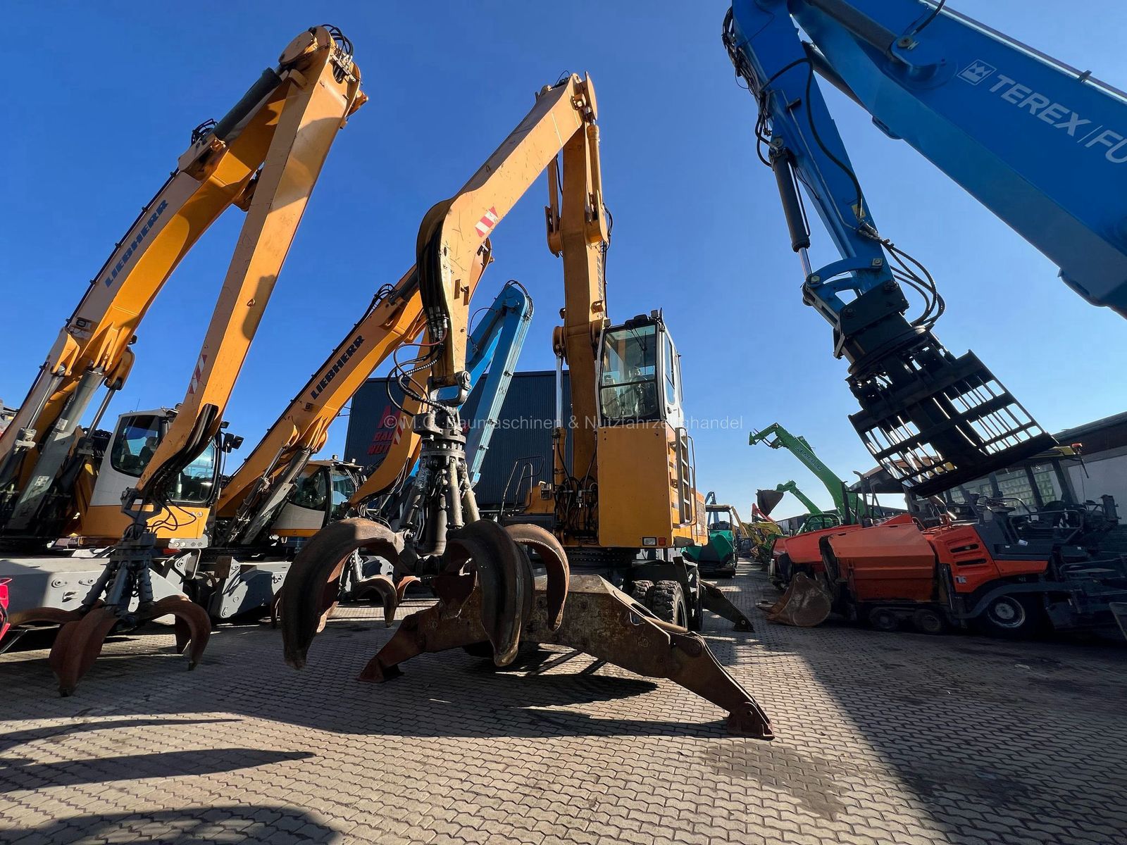 Fahrzeugabbildung Liebherr A 934 C Litronic