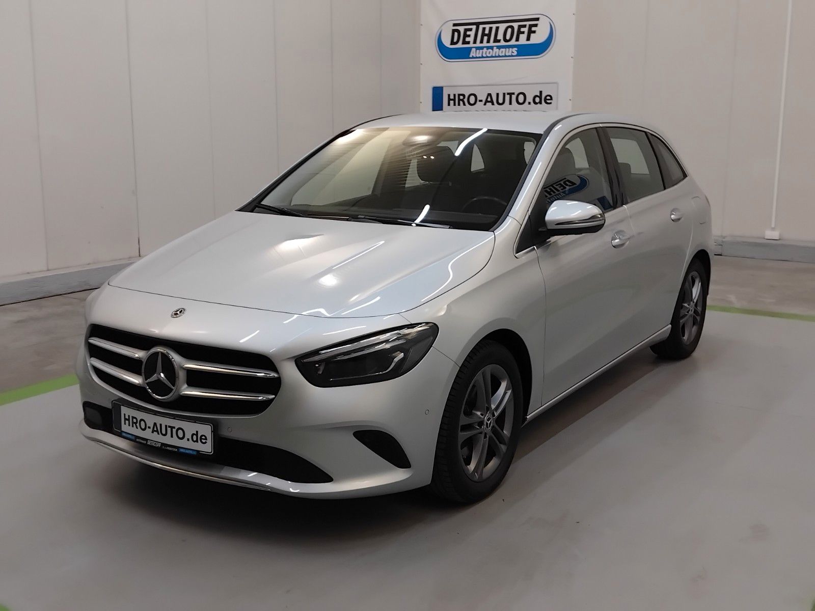Mercedes-Benz B 180 (06/2026, Benzin)