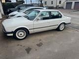 BMW e30 318i M10 vfl - BMW 318 aus 1987: 318i